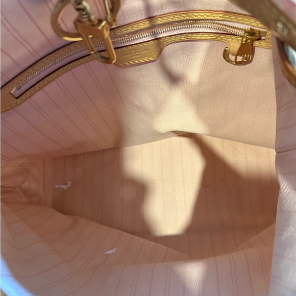 Louis Vuitton Beige and Brown Checkered Shoulder Bag - Picture 3 of 5